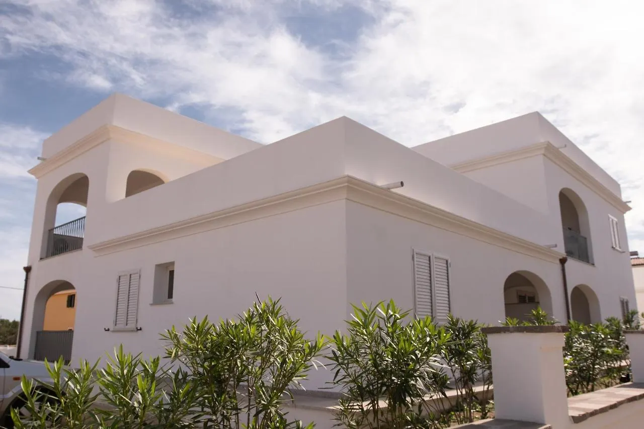 Isa-Appartaments In Orosei With Air Conditioning